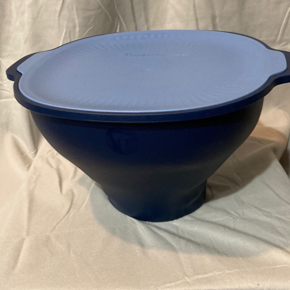 NEW Tupperware WOW POP Microwave Popcorn Maker